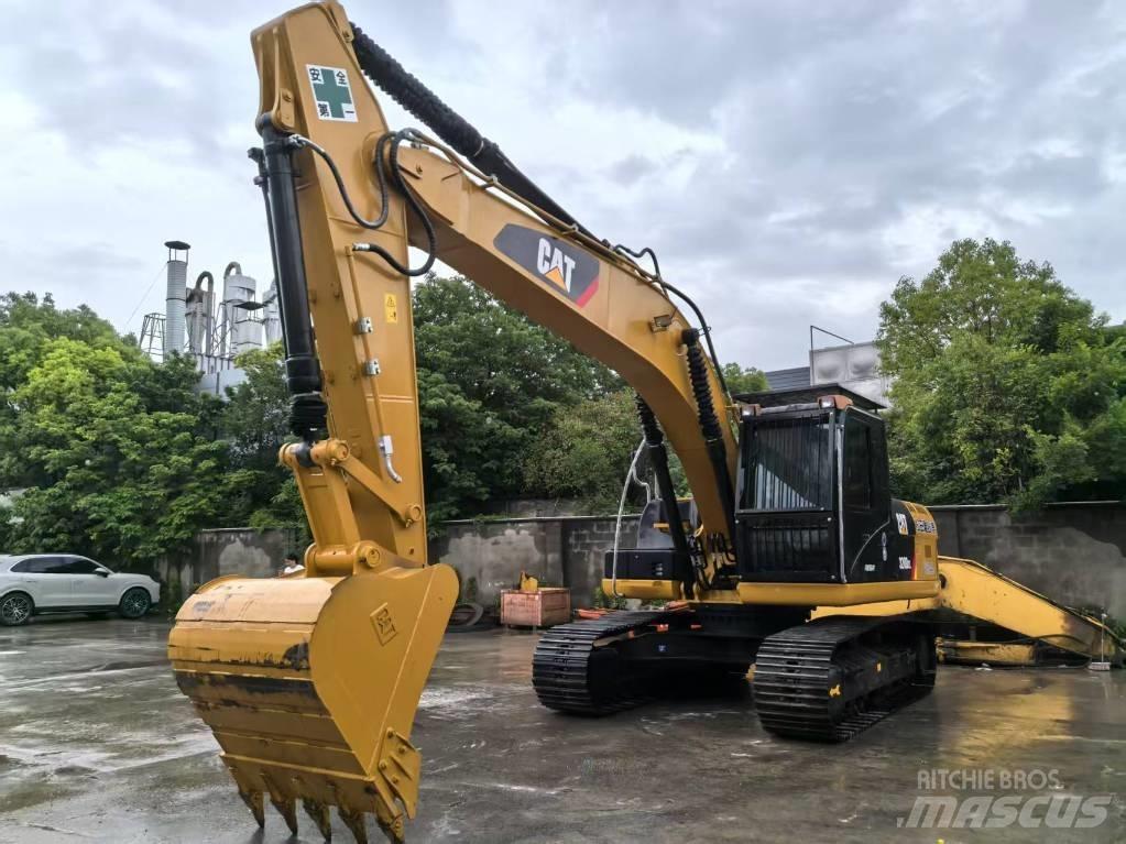CAT 320D2 中型挖掘机