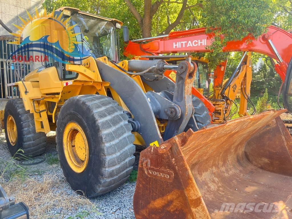 Volvo L 120 F 轮式装载机