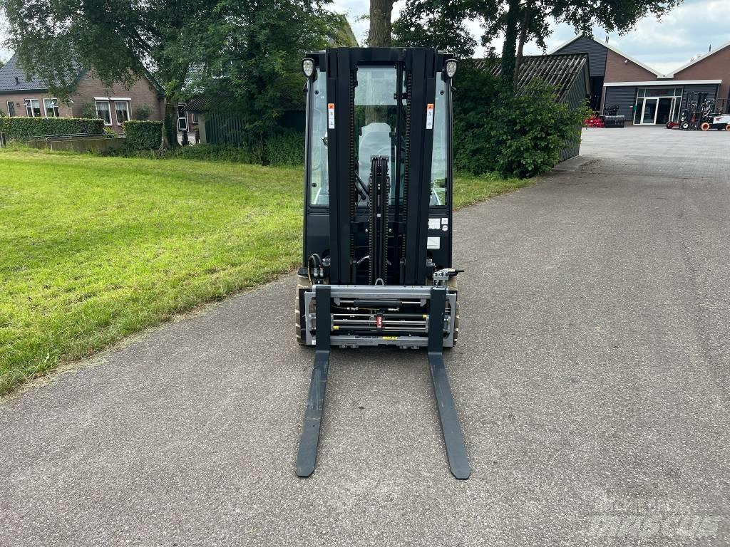 Bobcat B 25 X-7 Plus 电动叉车
