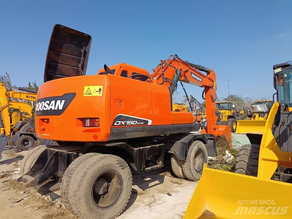 Doosan DH 150 W-7 轮式挖掘机