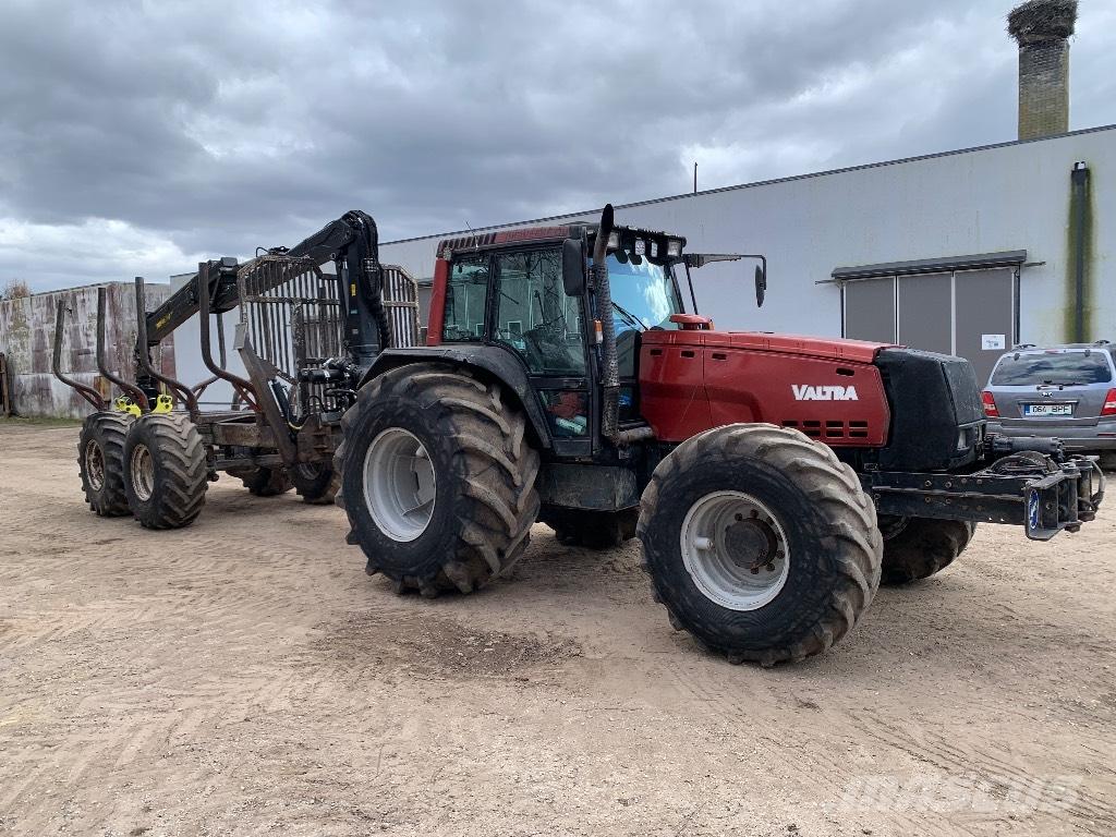 Valtra 8950 林业拖拉机