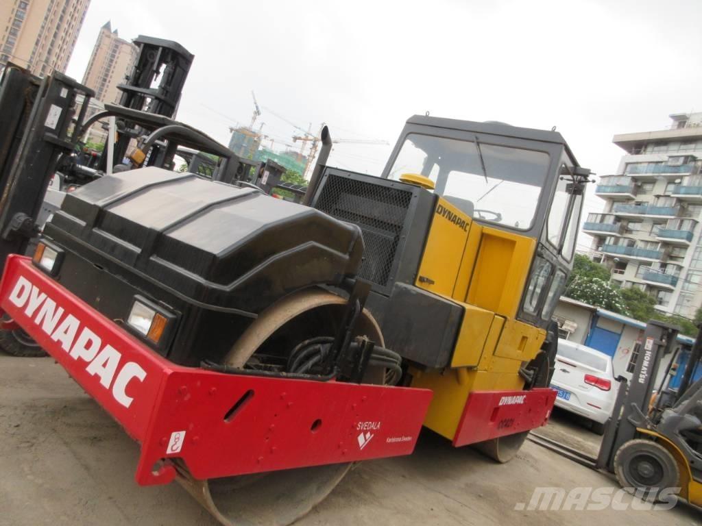 Dynapac CC 421 双轮压路机