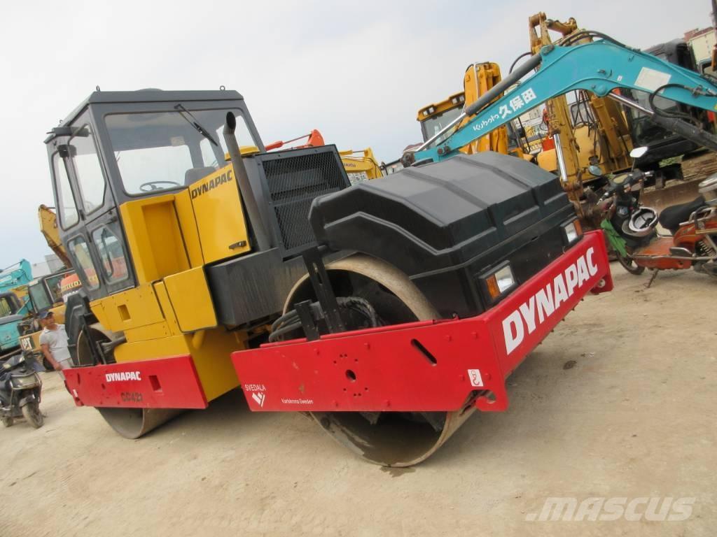 Dynapac CC 421 双轮压路机
