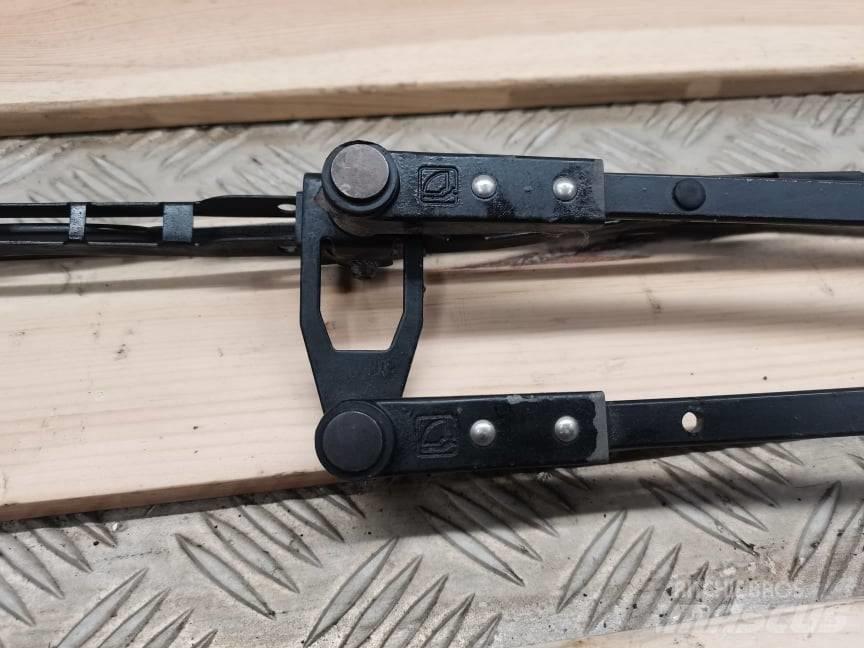 Manitou MLT .... wiper 驾驶室与内部