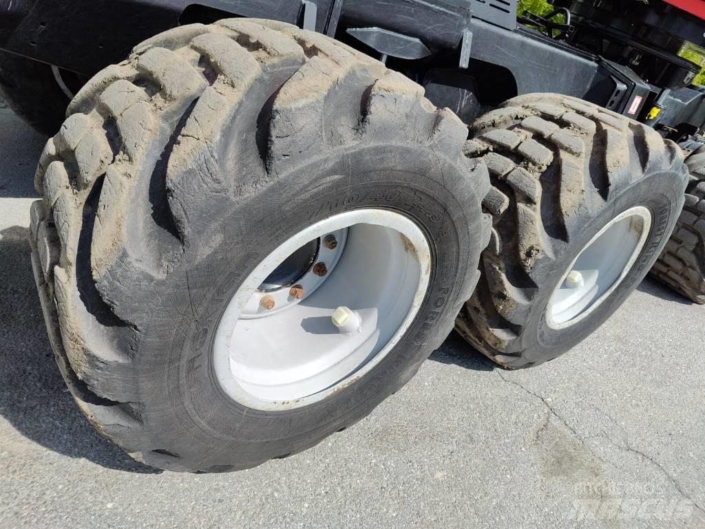 Komatsu 901 XC 收割机