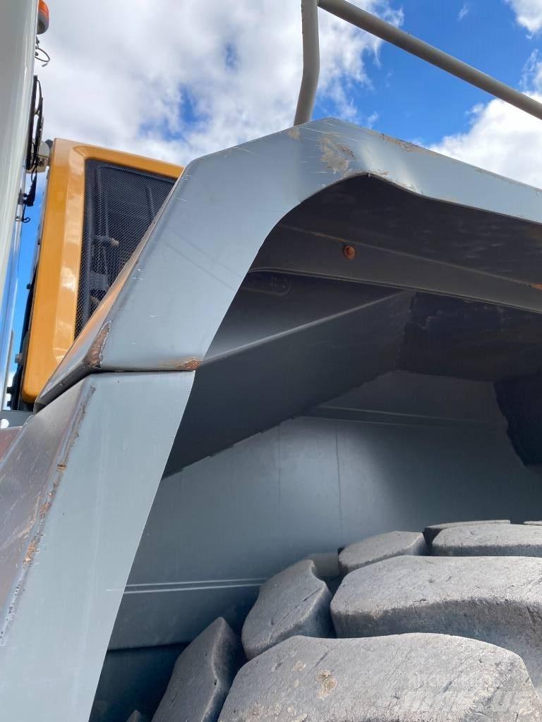 Liebherr L 586 轮式装载机