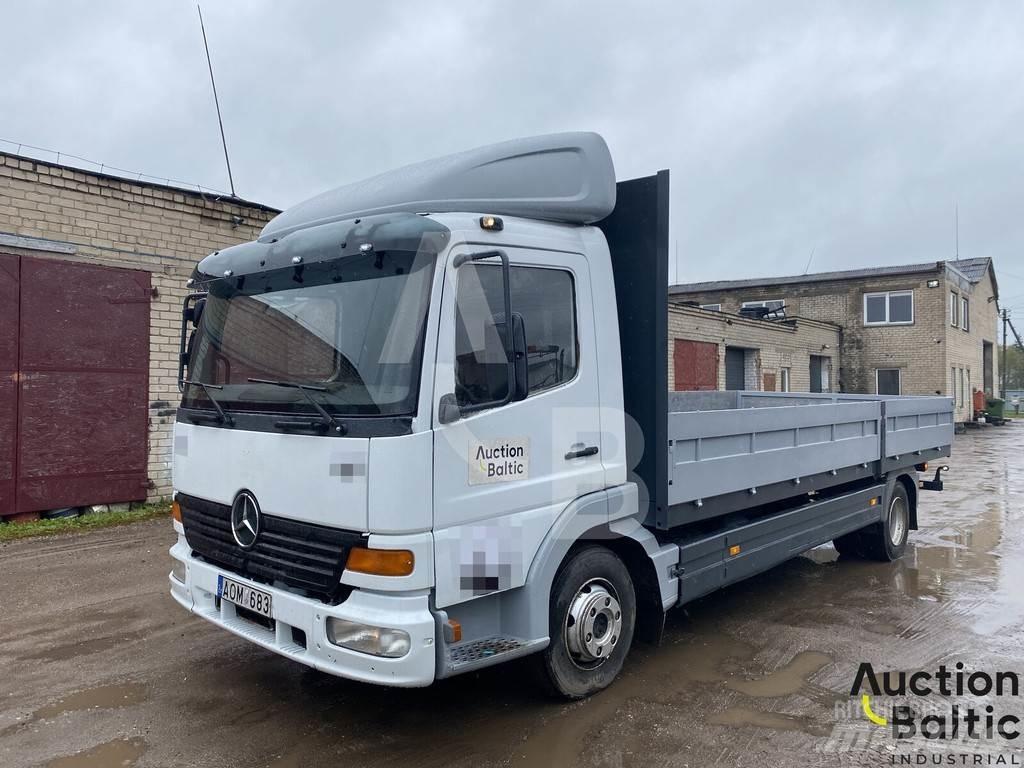Mercedes-Benz 815 平板栏板货车
