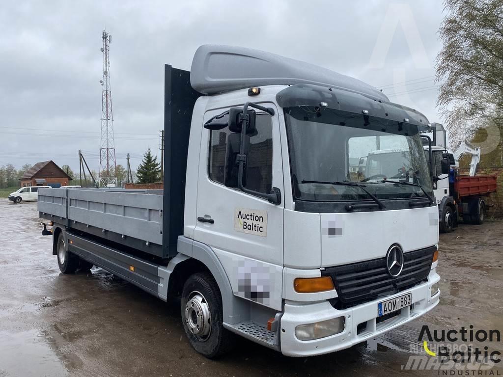 Mercedes-Benz 815 平板栏板货车