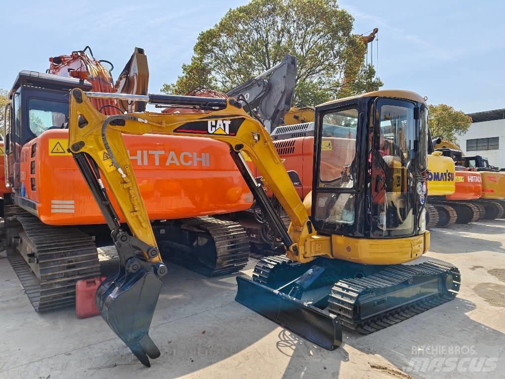 CAT 304CR 小型挖掘机