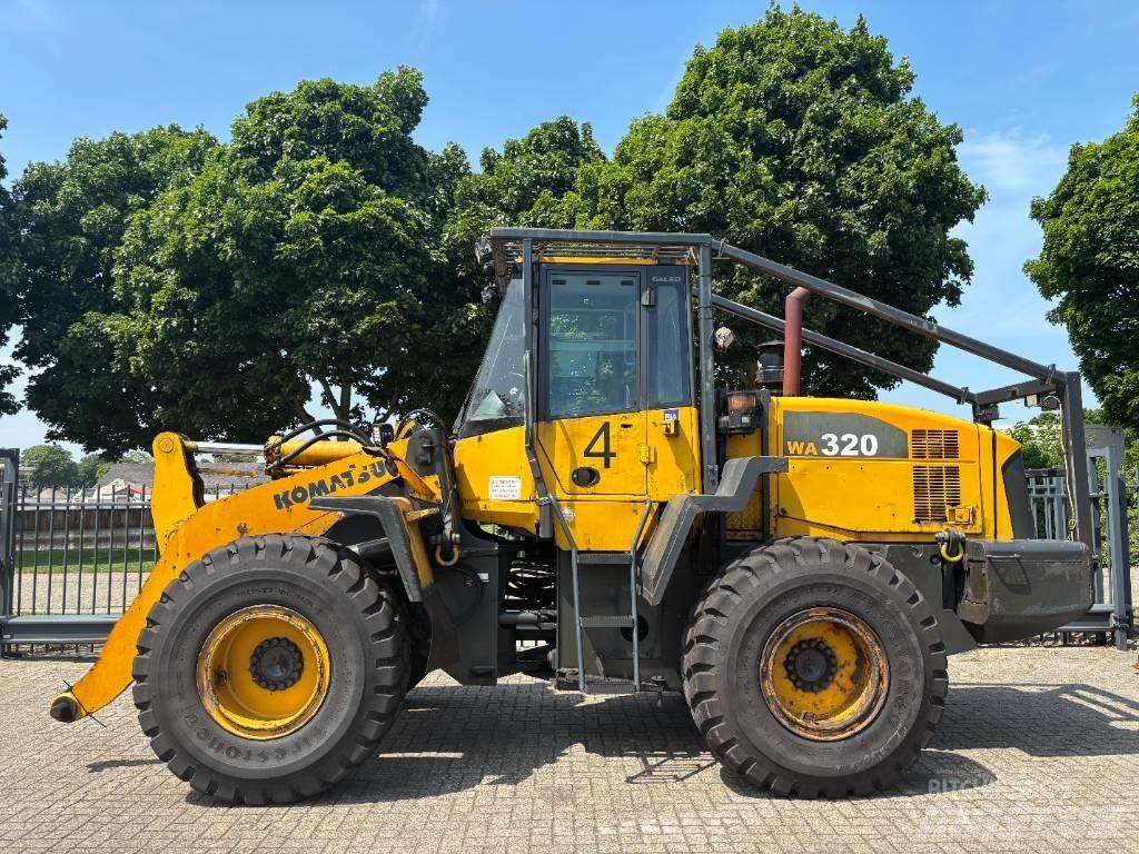 Komatsu WA 320-5 轮式装载机