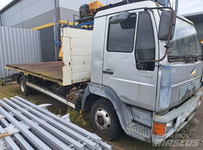 MAN 8.163 平板栏板货车