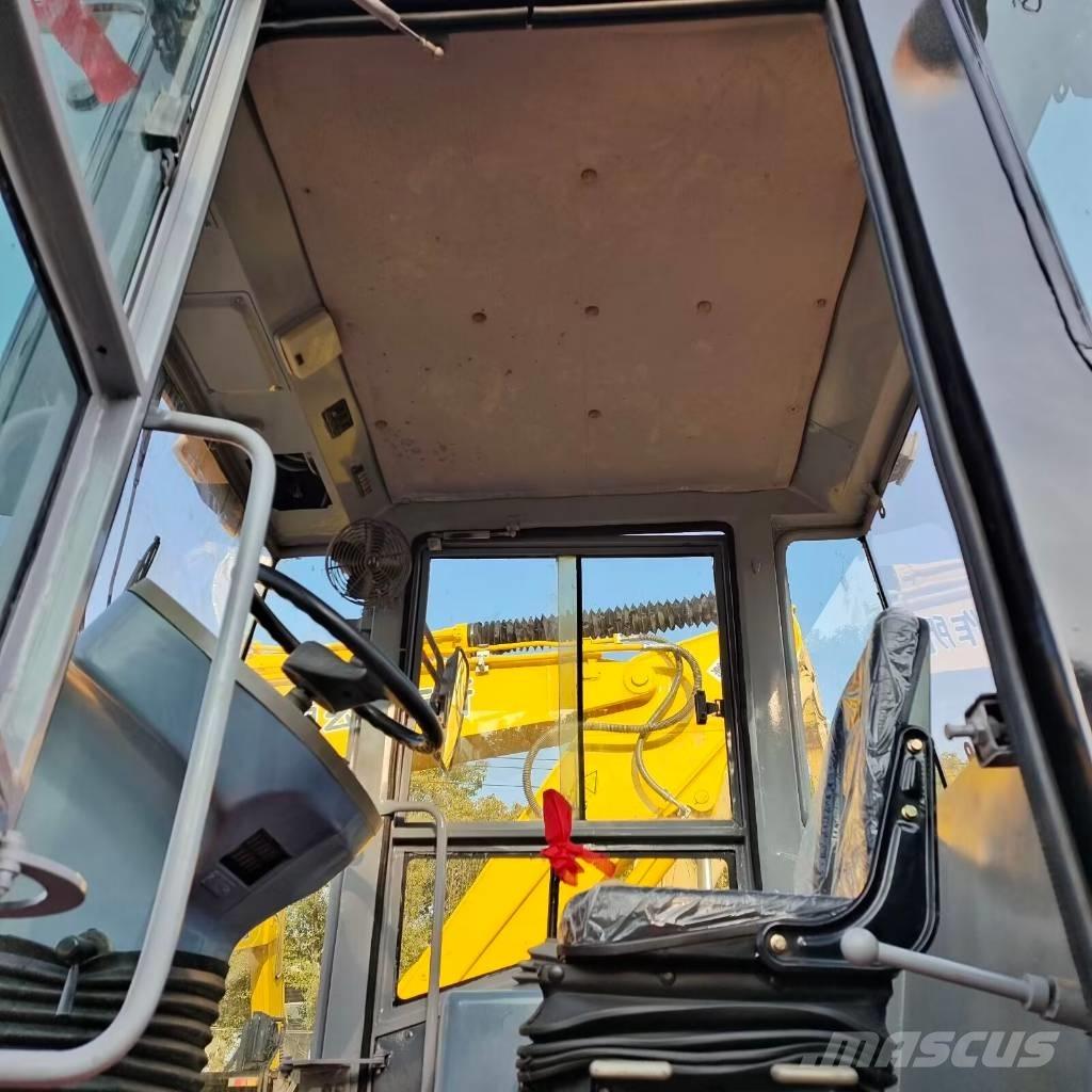 XCMG XS 143 J 单轮压路机