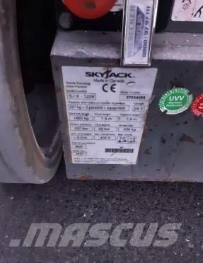SkyJack SJ III 3226 剪叉式升降机