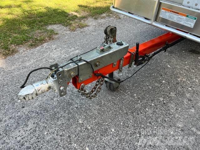 JLG T 350 拖拉移动式高空作业平台