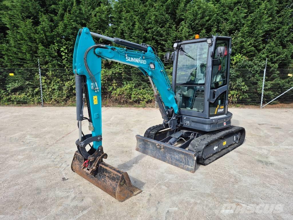 Sunward SWE 25 UF 小型挖掘机