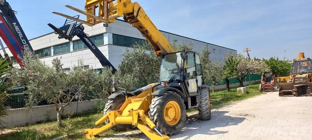 JCB 532-120 伸缩臂叉装车|叉装车