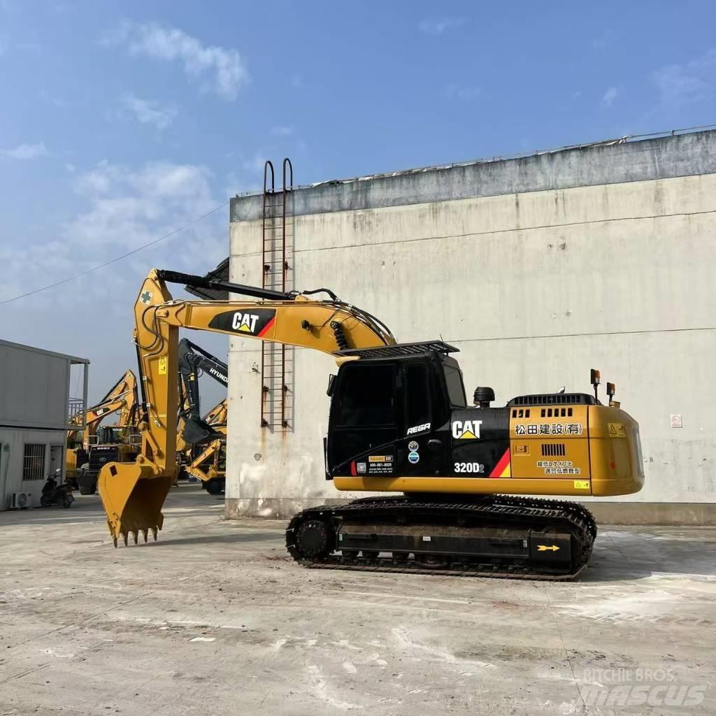 CAT 320D2 中型挖掘机