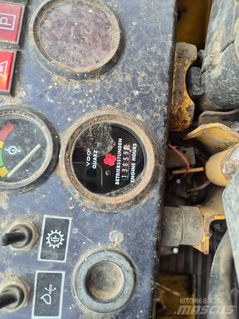 Volvo BM 4300 轮式装载机