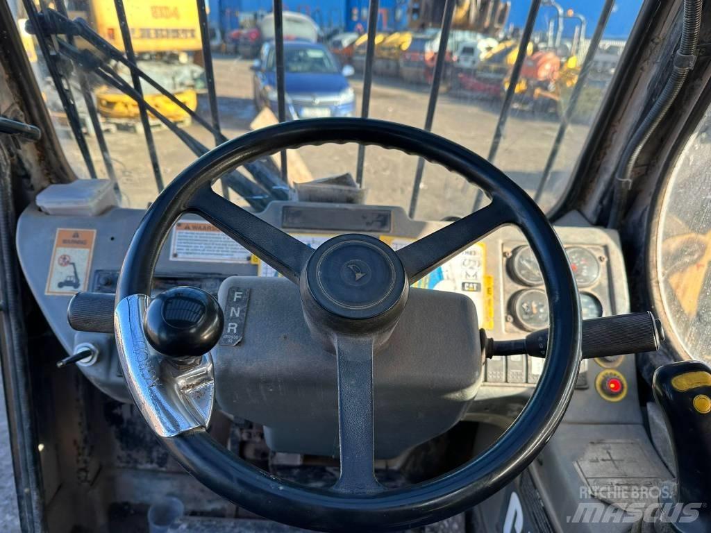 CAT TH 83 电动叉车