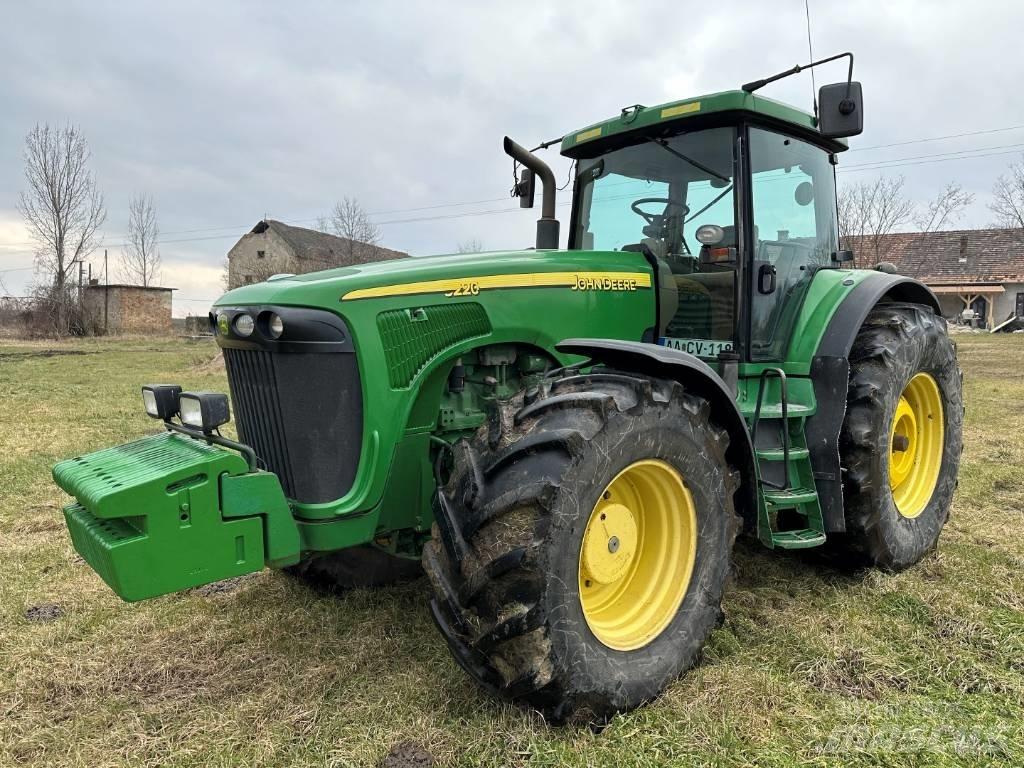 John Deere 8220 拖拉机/农用车