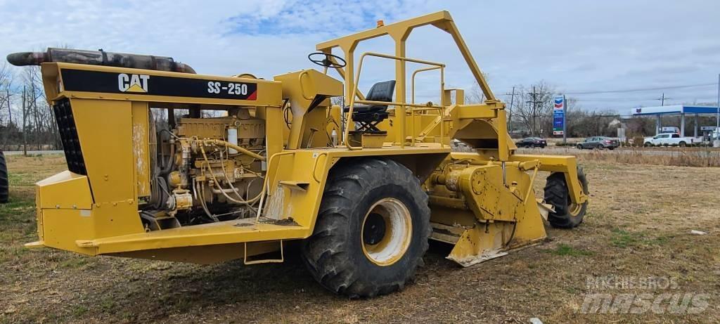 CAT SS 250 B 土壤压实机