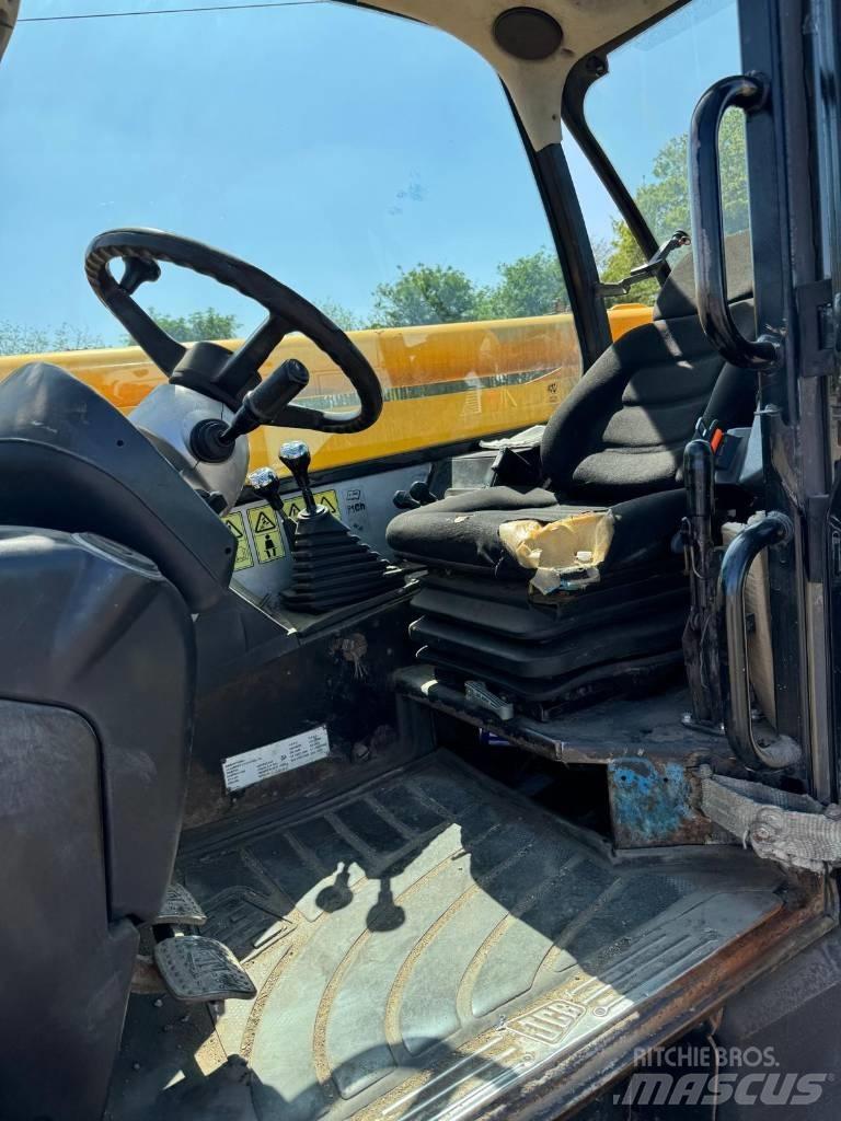 JCB 535-125 伸缩臂叉装车|叉装车