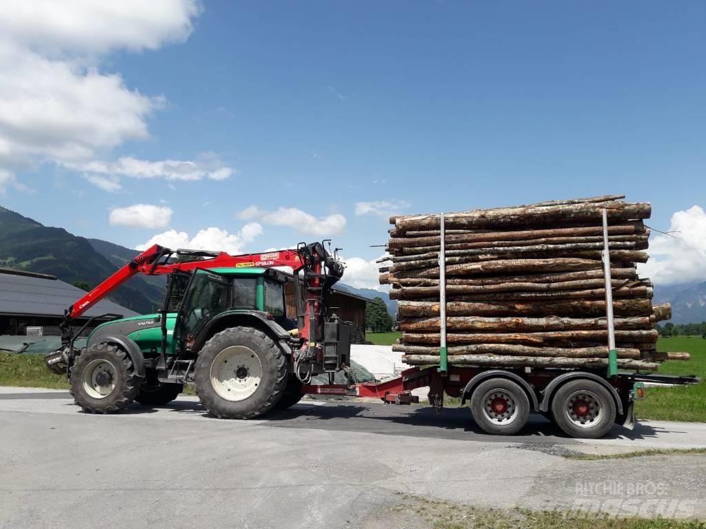 Valtra T 151 E HT 林业拖拉机