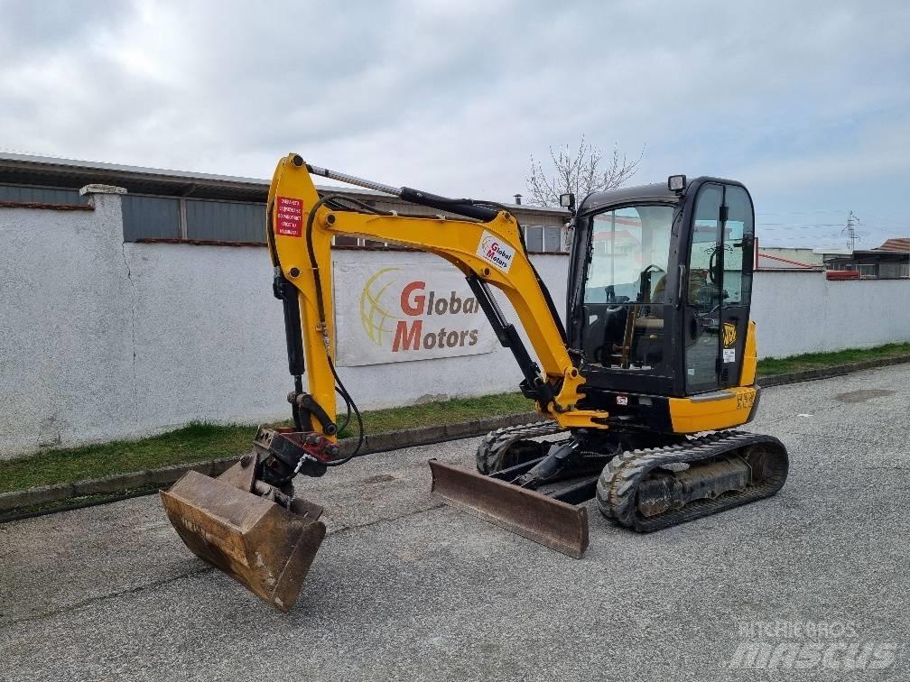 JCB 8026CTS 小型挖掘机