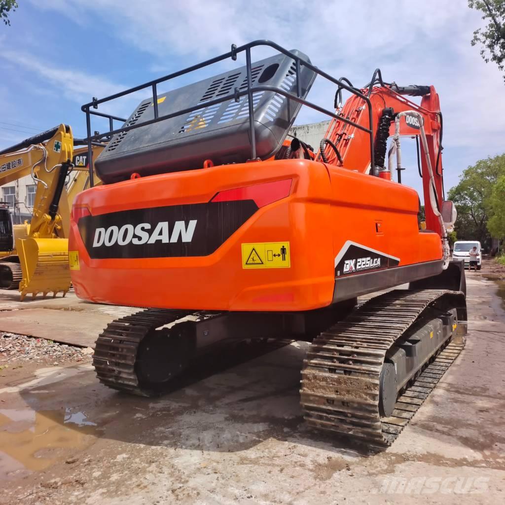 Doosan DX 225 LCA 履带挖掘机