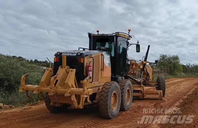 CAT 140 M 平地机/推土机