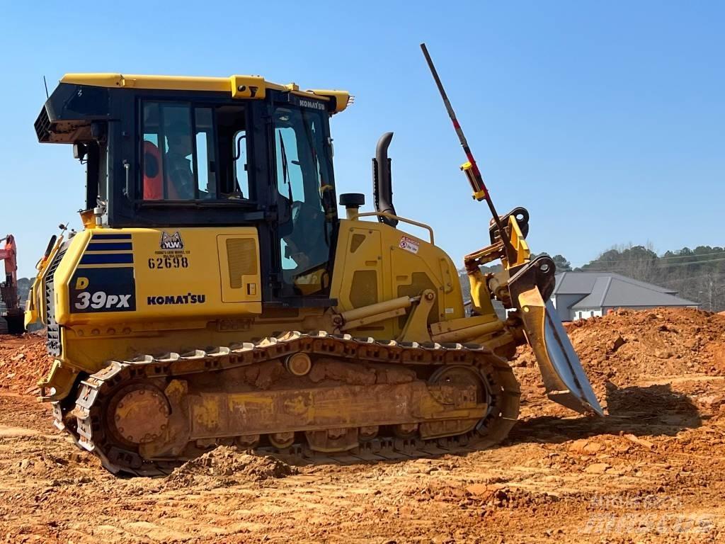Komatsu D39px-24 履带式推土机