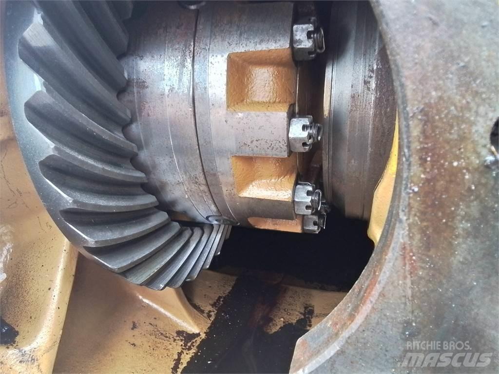 Volvo BM 868 传动装置