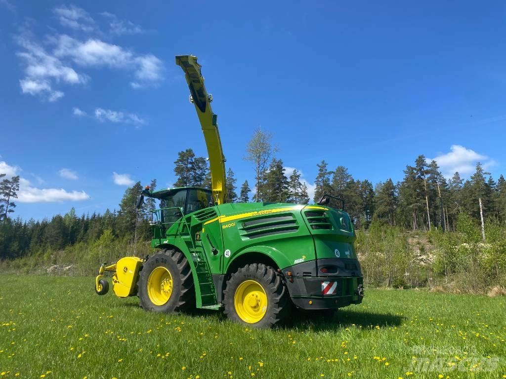 John Deere 8400 i 自走式青贮饲料收割机