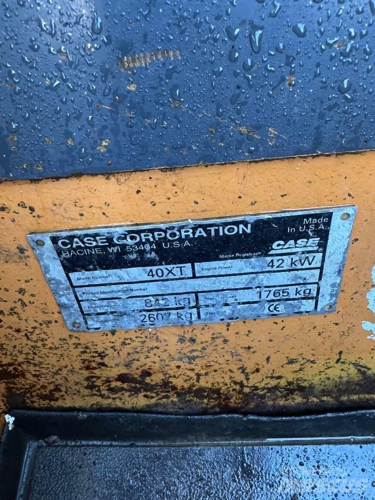 CASE 40 XT 滑移装载机