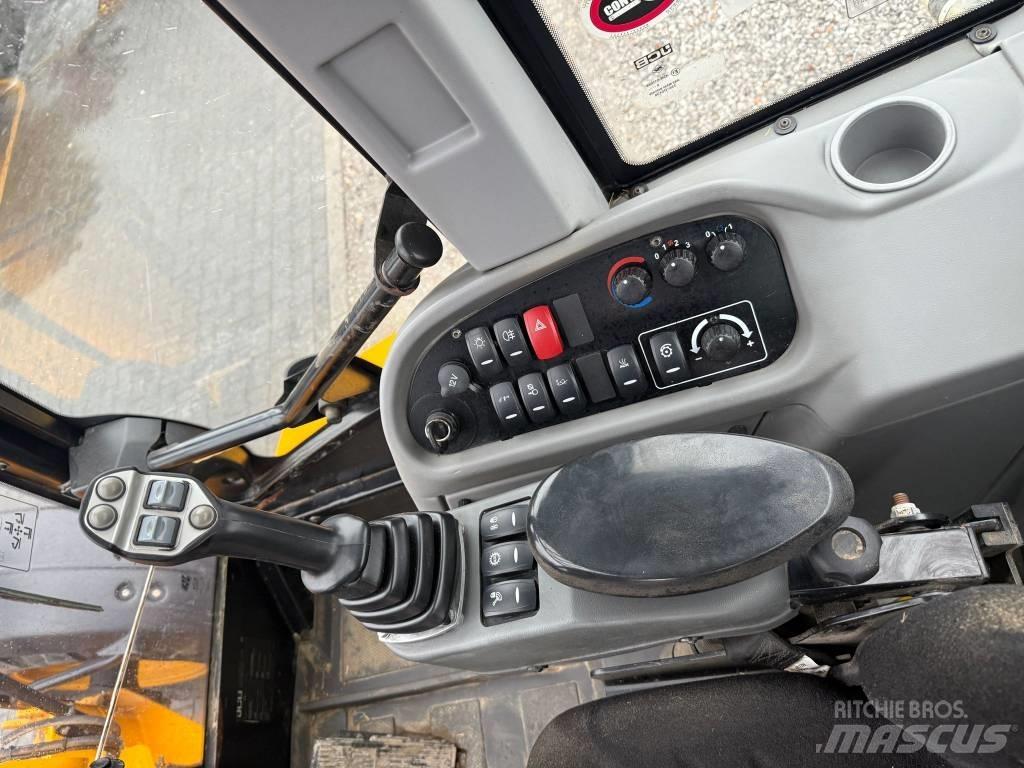 JCB TM 320 电动叉车