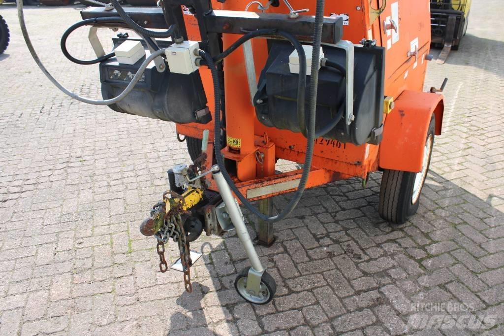JLG 6308 AN 拖车式灯塔