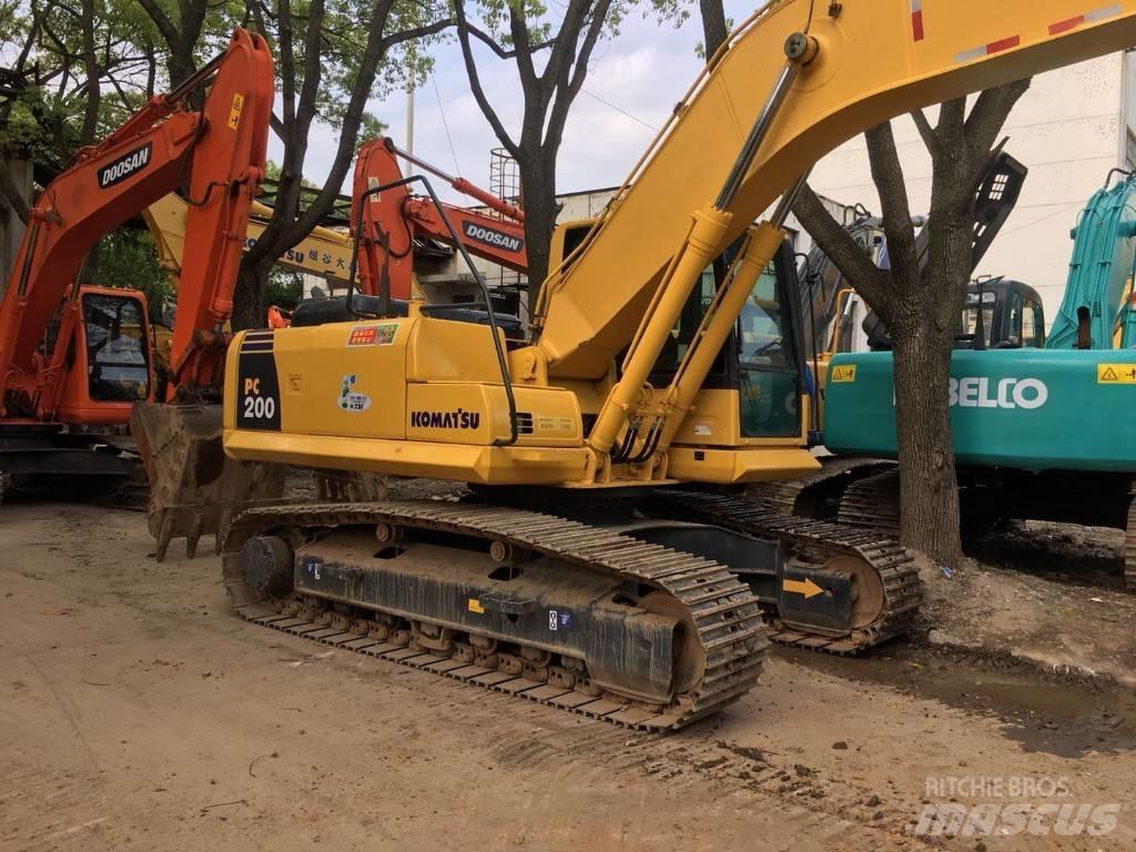 Komatsu pc200-8 履带挖掘机