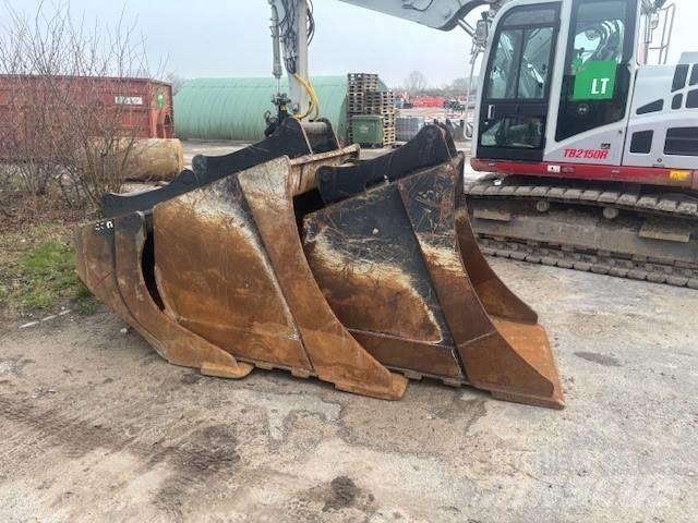 Doosan S80 挖斗