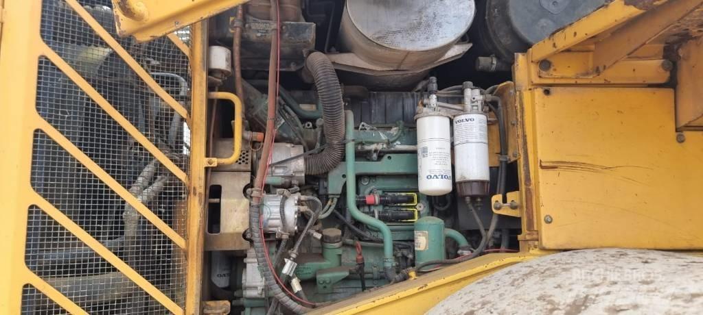 Volvo L 220 E 轮式装载机