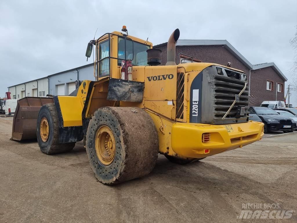Volvo L 220 E 轮式装载机