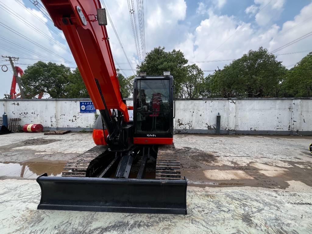 Kubota KX 080-3 中型挖掘机