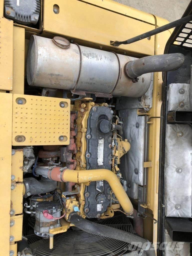 CAT 329 履带挖掘机