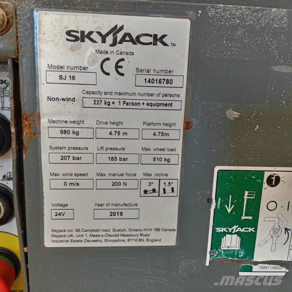 SkyJack SJ 16 客货电梯