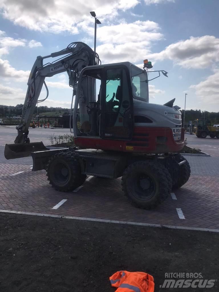 Takeuchi TB295W 轮式挖掘机