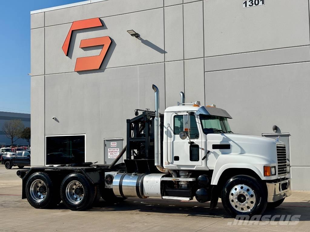 Mack CHU 613 救援车