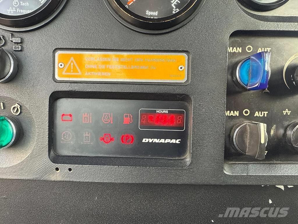 Dynapac CG 233 HF 双轮压路机