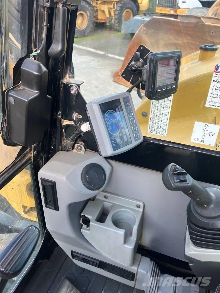 CAT 308 E 2 CR 中型挖掘机