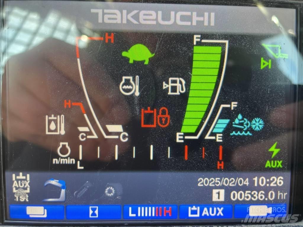 Takeuchi TL12 滑移装载机