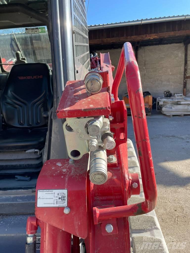 Takeuchi TL12 滑移装载机