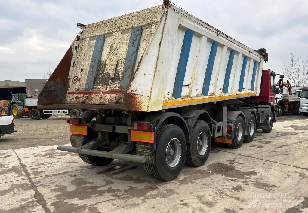 Iveco Trakker 480 牵引车